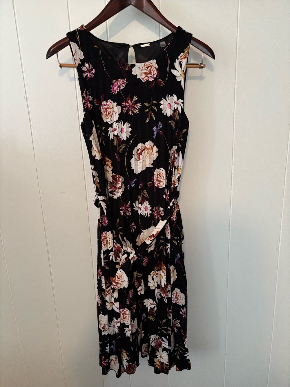 T Tahari Black Floral Sleeveless Midi Dress with Waist Tie